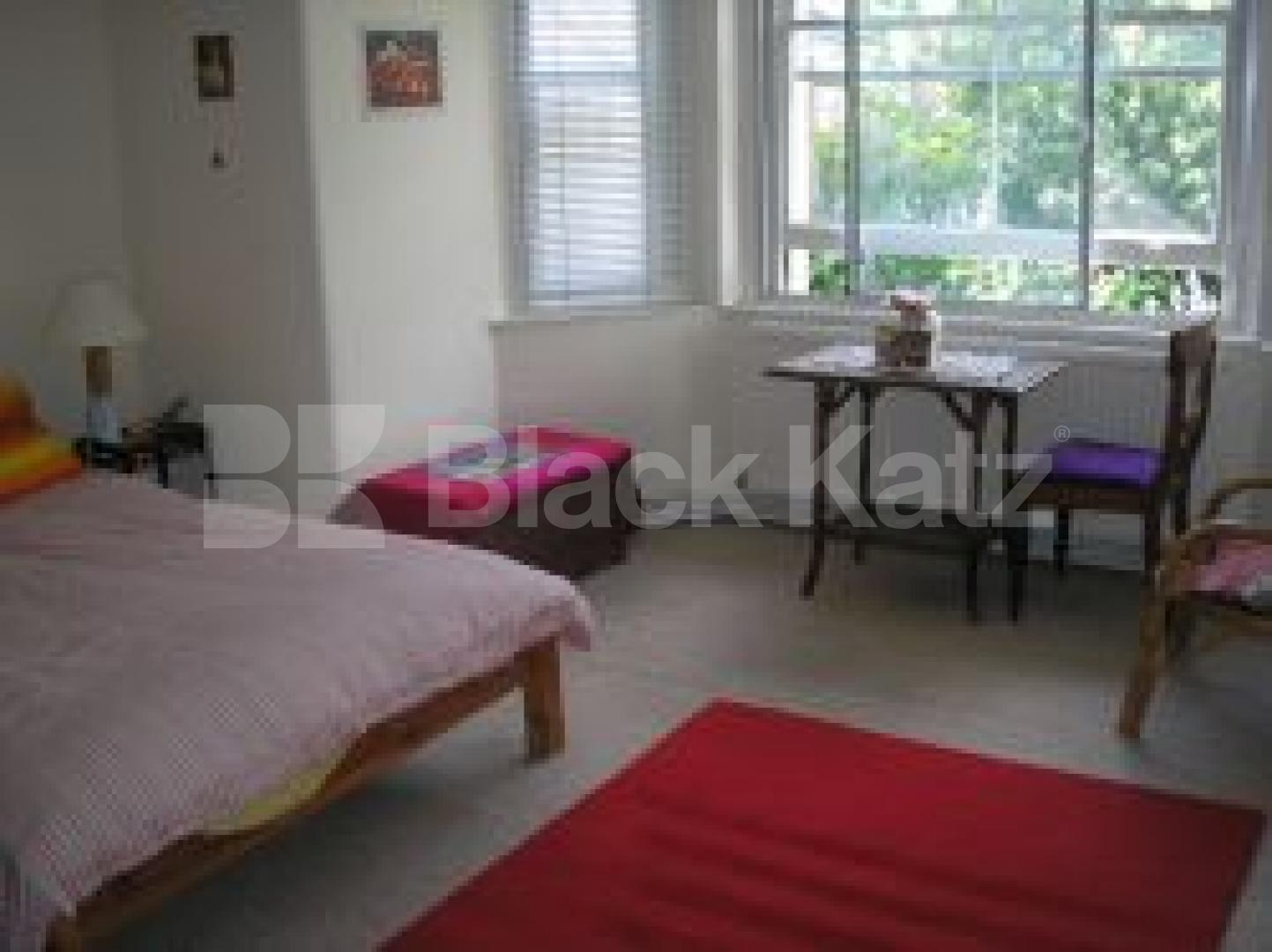 			2 Bedroom, 1 bath, 1 reception Flat			 Belsize Park Gardens, BELSIZE PARK NW3